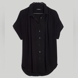 Madewell
Central Drapey Shirt
Button-Down
In Black
Size: S